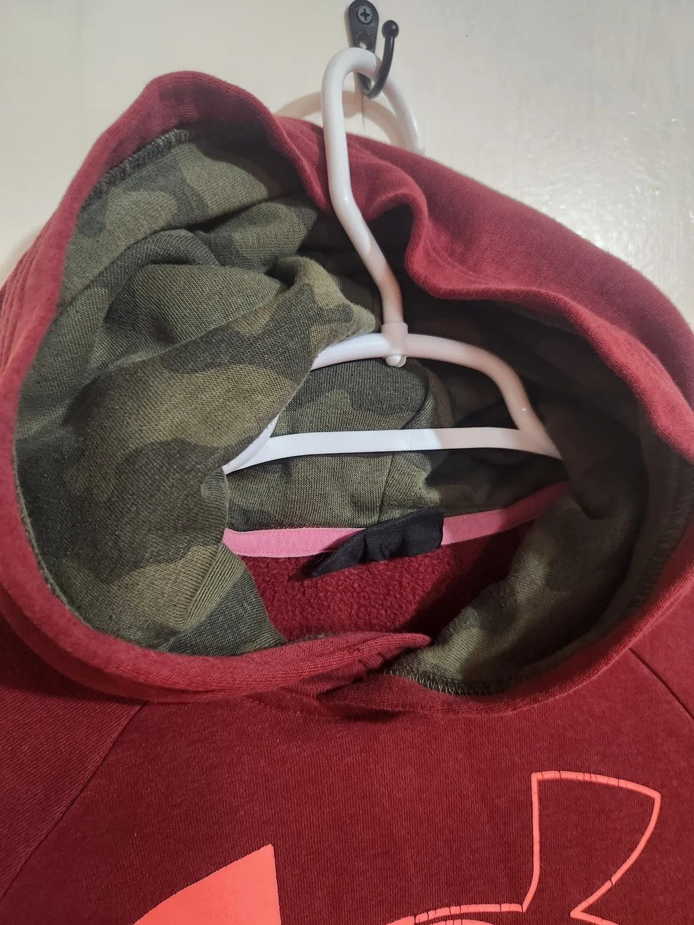 Under Armour Youth Small Loose Fit Maroon Hoodie with Camo Hood Athletic & Cozy